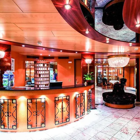 Crossgates Hotelship 3 Star Botel