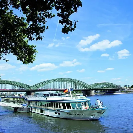 Botel Crossgates Hotelship 3 Star 3*